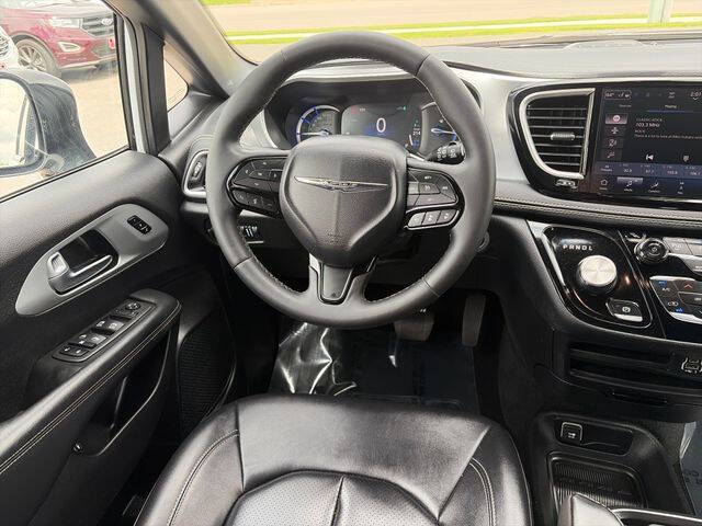 2024 Chrysler Pacifica Plug-In Hybrid Select