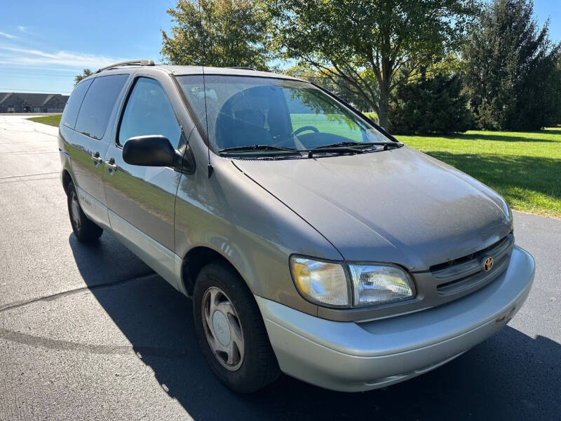 1998 Toyota Sienna LE