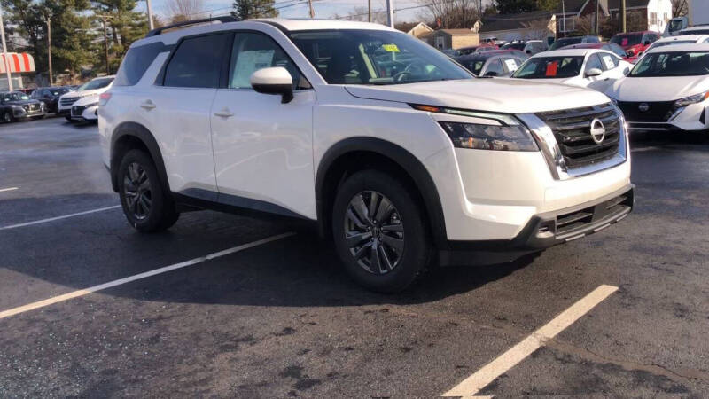 2025 Nissan Pathfinder SV