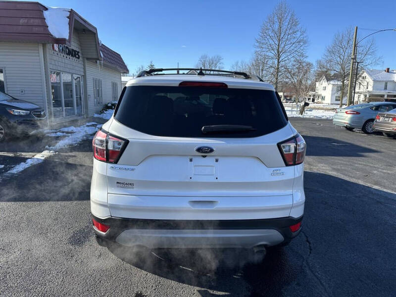 2018 Ford Escape SEL photo 3