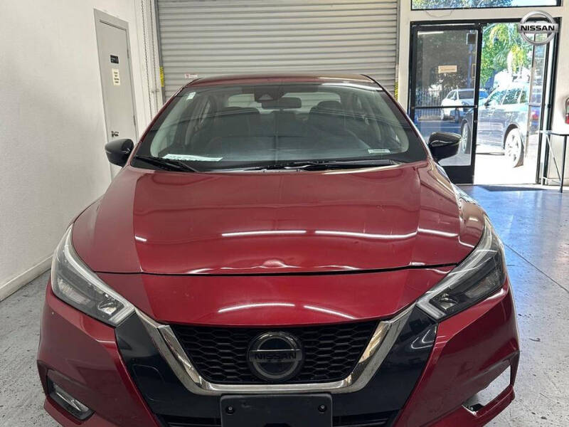 2020 Nissan Versa SR