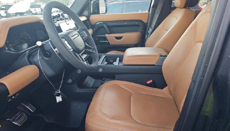 2023 Land Rover Defender 110 V8