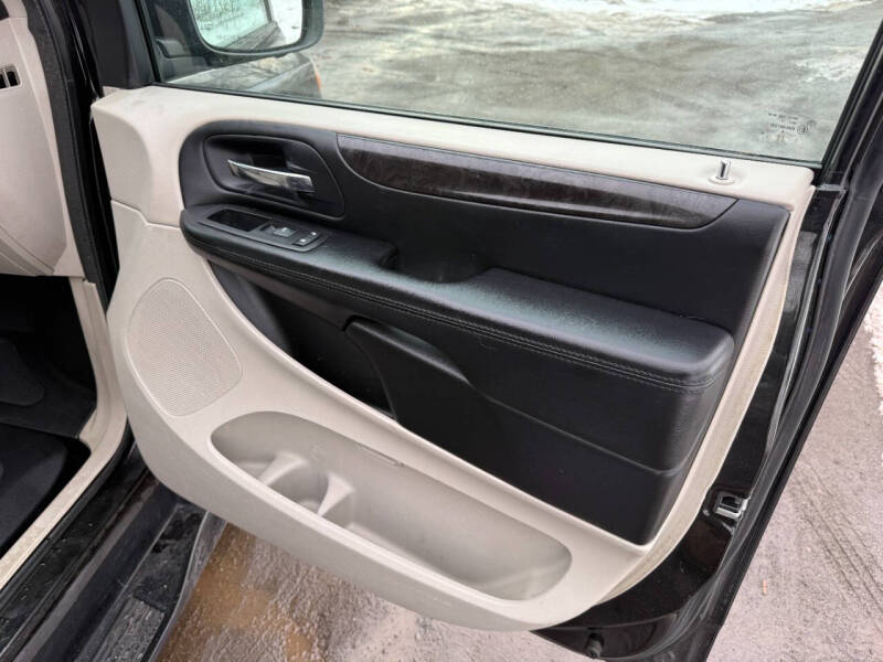 2016 Dodge Grand Caravan SXT Plus