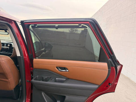 2025 Nissan Pathfinder Platinum