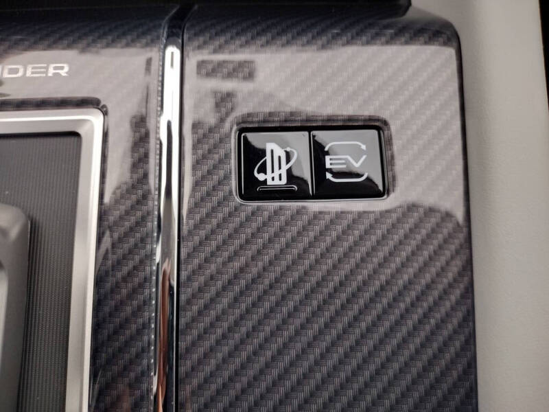 2025 Mitsubishi Outlander PHEV SEL