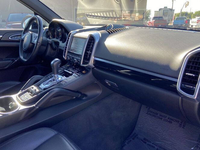 2020 Porsche Macan Turbo