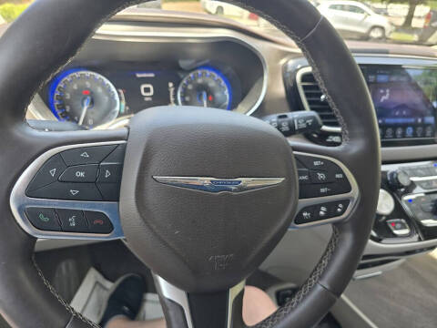 2017 Chrysler Pacifica Touring-L Plus