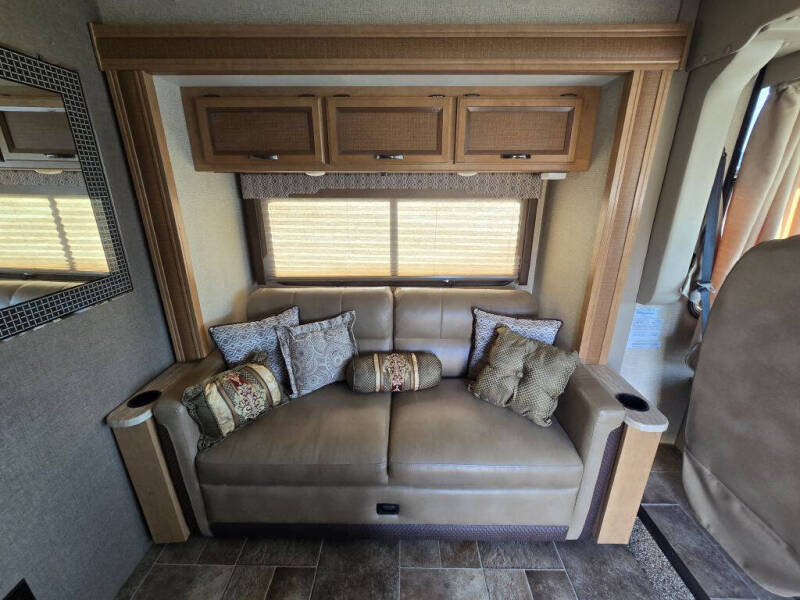 2017 Ford E-Series E-450 SD