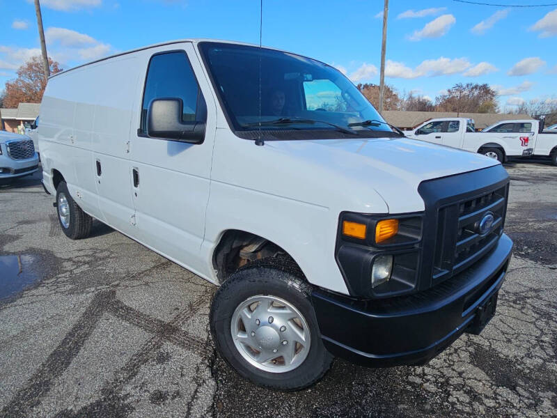 2012 Ford E-Series Econoline Van Commercial's photo