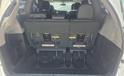 2017 Toyota Sienna SE 8-Passenger