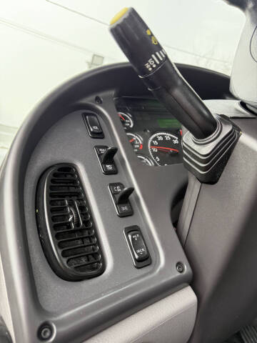 2022 Freightliner M2 106