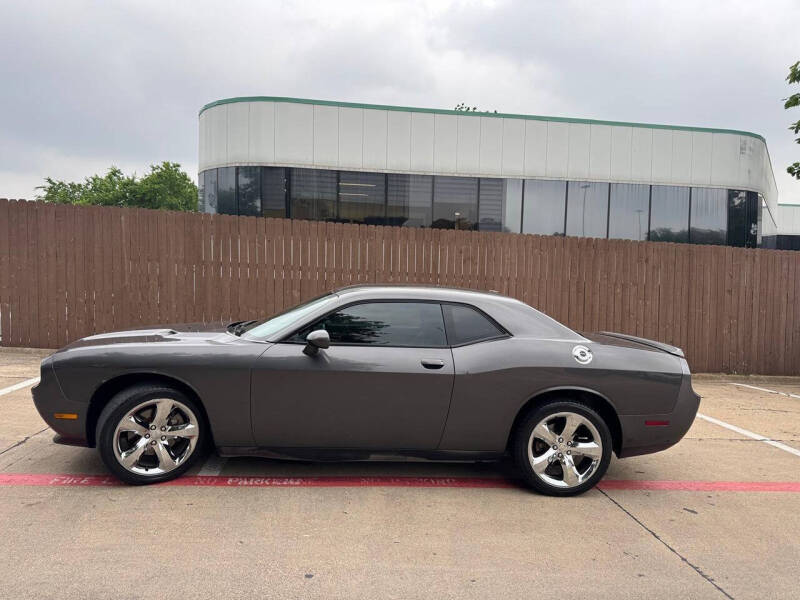 2014 Dodge Challenger SXT Plus