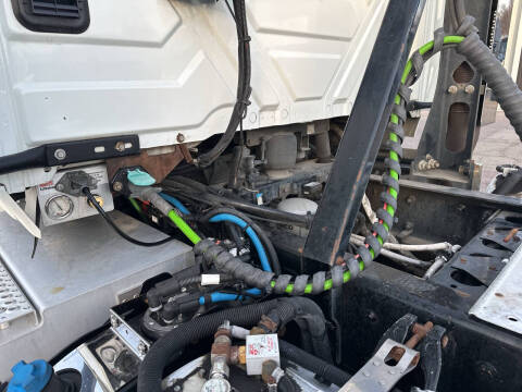 2021 International RH613