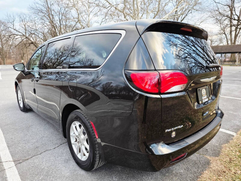 2017 Chrysler Pacifica LX