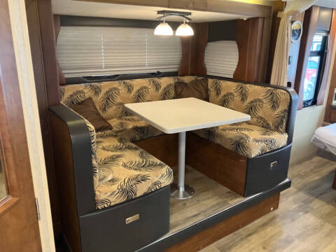2017 Lance Camper M-1995