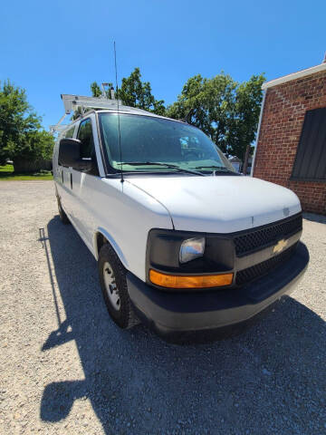 2013 Chevrolet Express for sale at Styln Motors LLC in El Paso IL