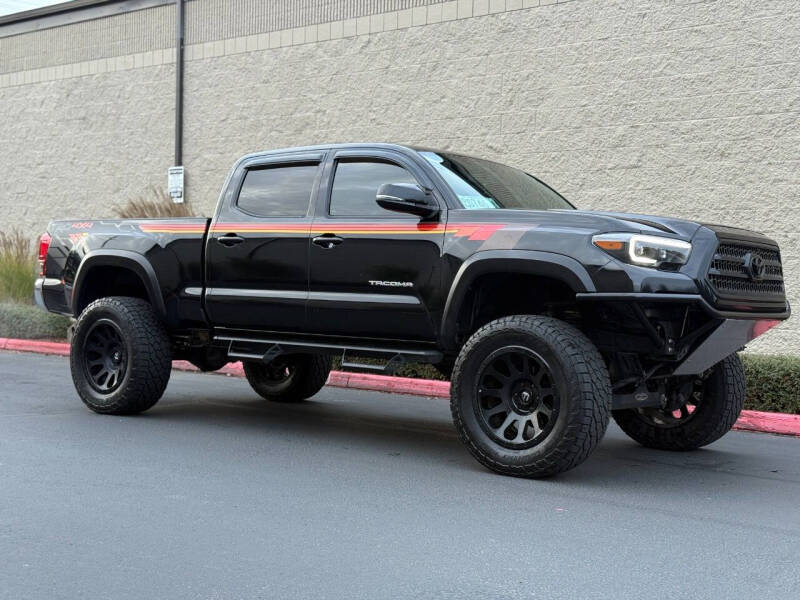 2017 Toyota Tacoma TRD Off Road's photo