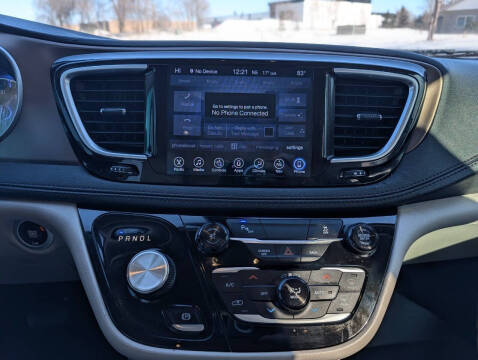 2017 Chrysler Pacifica Touring-L Plus