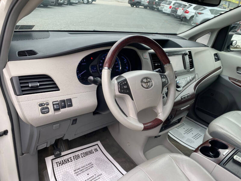 2012 Toyota Sienna Limited 7-Passenger