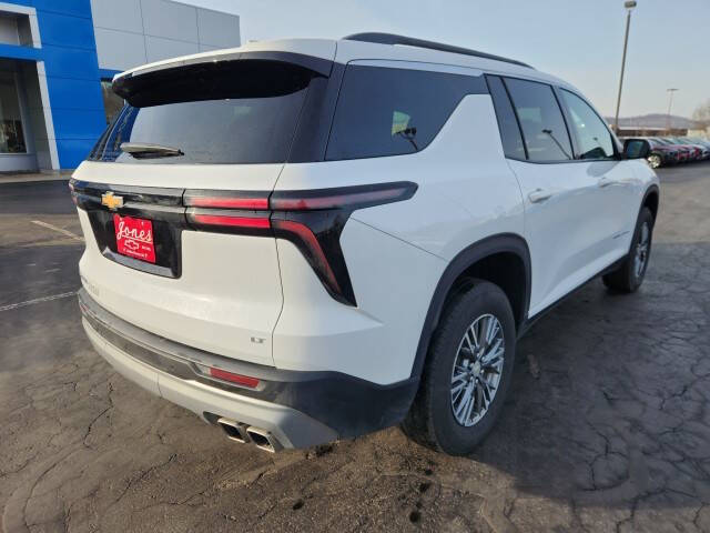 2024 Chevrolet Traverse LT