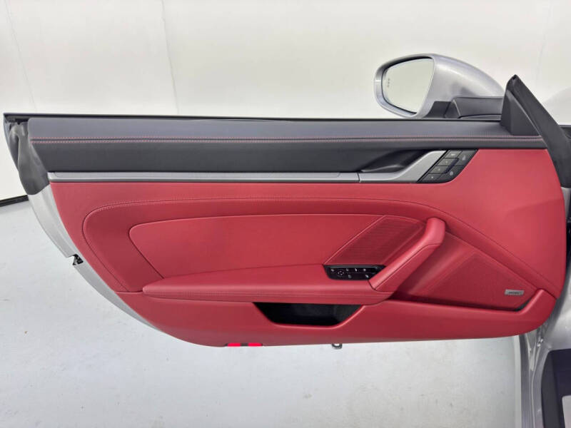 2025 Porsche 911 Carrera