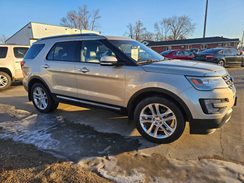 2017 Ford Explorer Limited's photo