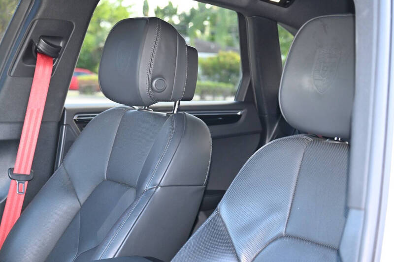 2021 Porsche Macan S