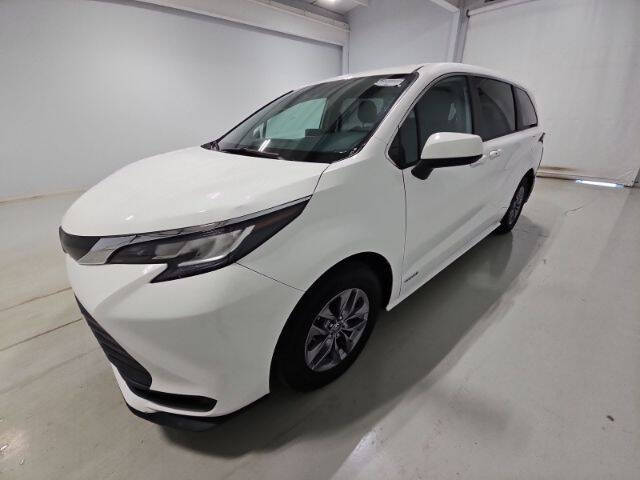 2021 Toyota Sienna for sale at Arlington Motors of Maryland in Suitland MD