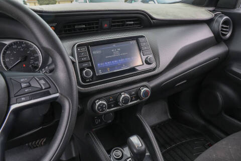 2019 Nissan Kicks S