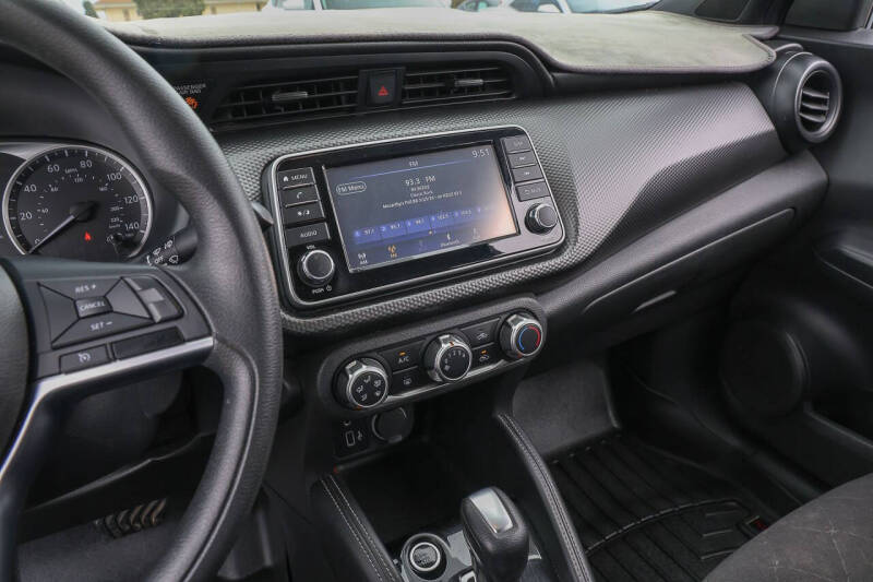 2019 Nissan Kicks S