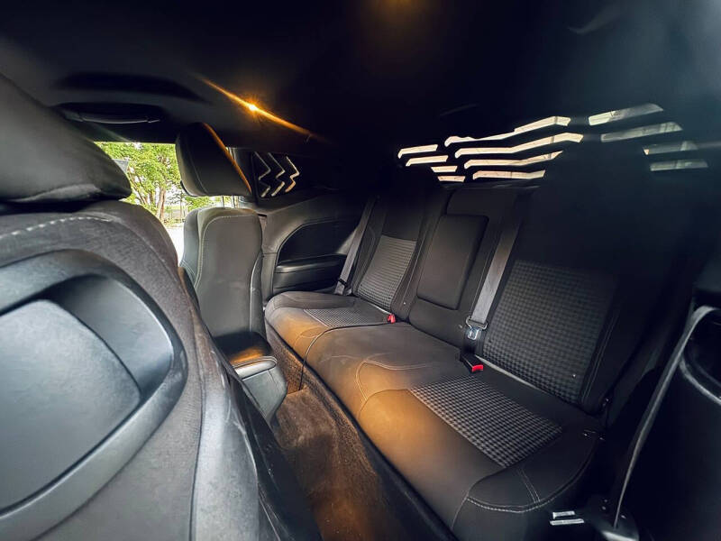 2015 Dodge Challenger SXT