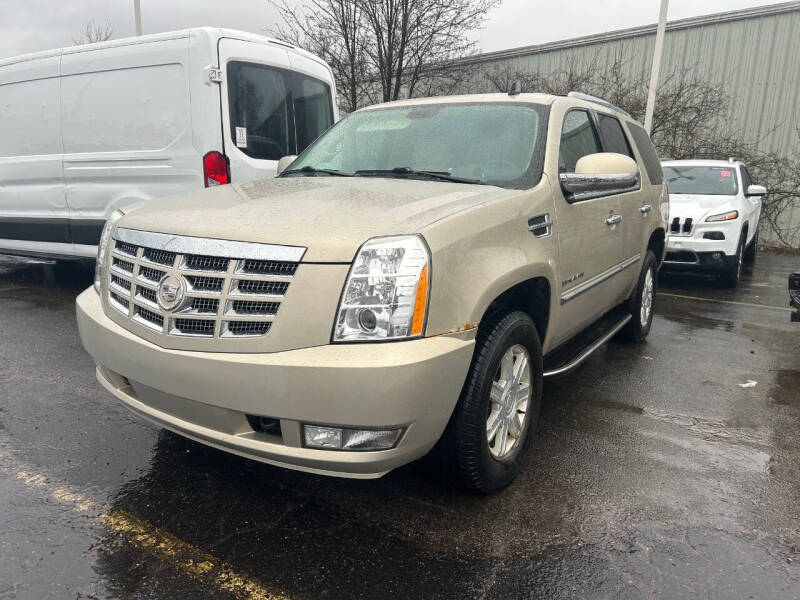 2008 Cadillac Escalade for sale at ROADSTAR MOTORS in Liberty Township OH