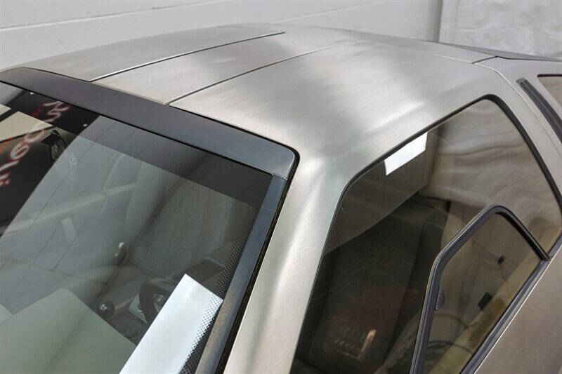 1982 DeLorean DMC-12