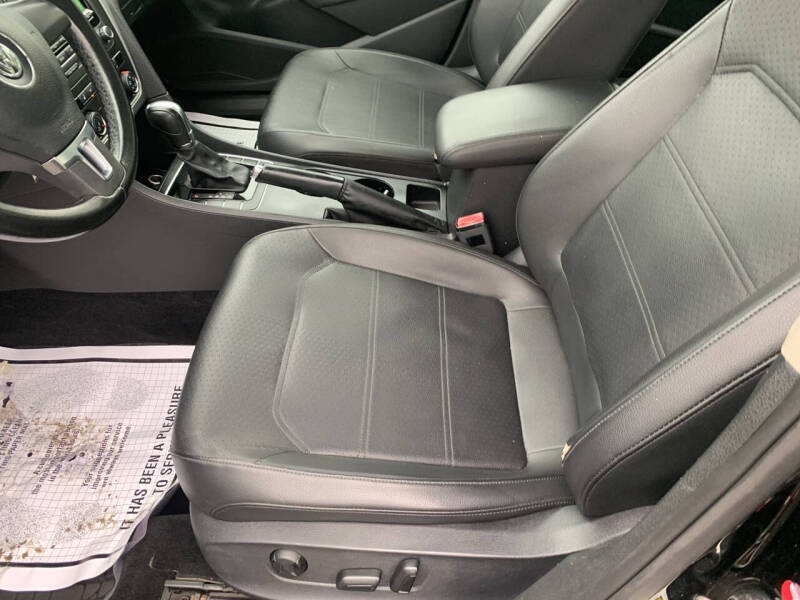 2014 Volkswagen Passat 1.8T Wolfsburg Edition PZEV