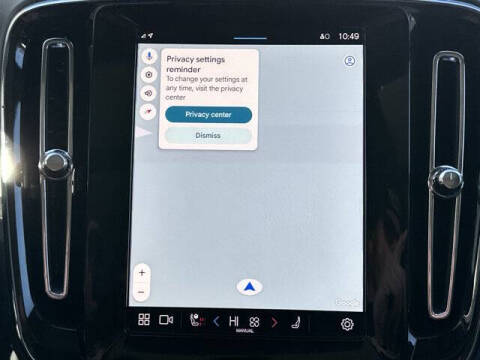 2025 Volvo XC40 B5 Core Bright Theme