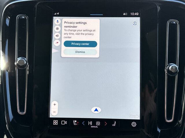 2025 Volvo XC40 B5 Core Bright Theme