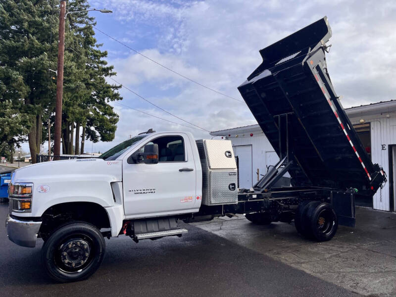 2022 Chevrolet Silverado 5500HD