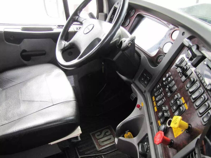 2019 Freightliner 114 SD