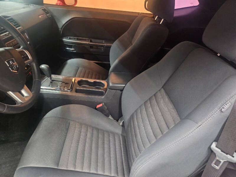 2012 Dodge Challenger SXT