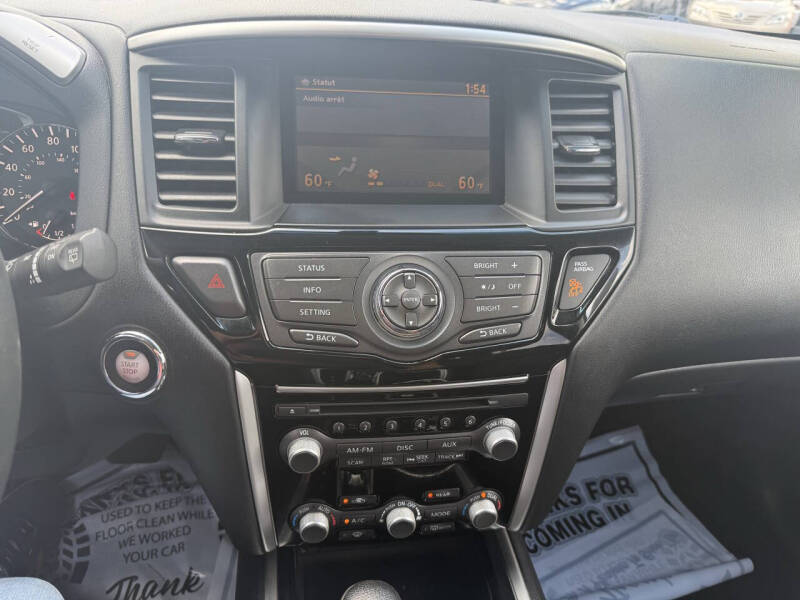 2015 Nissan Pathfinder SV