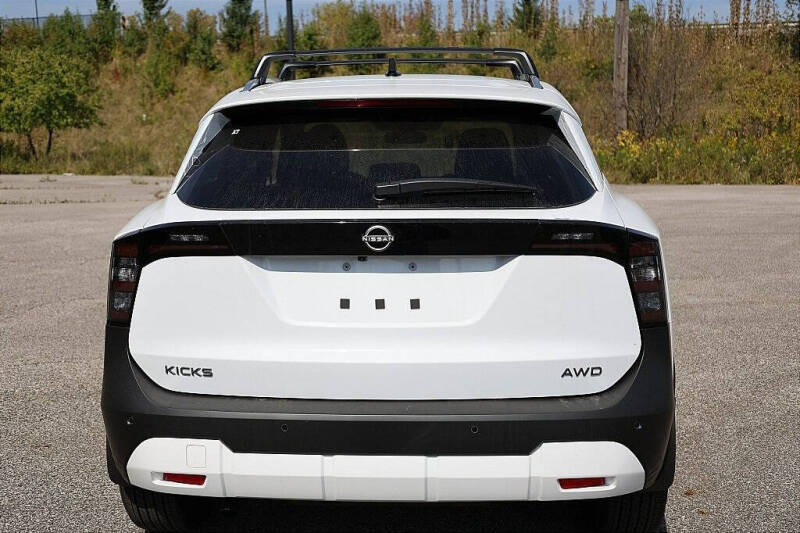 2026 Nissan Kicks SV