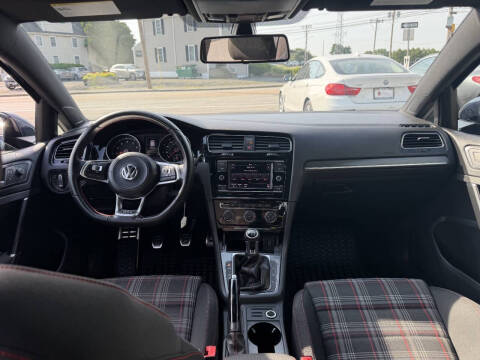 2019 Volkswagen Golf GTI S