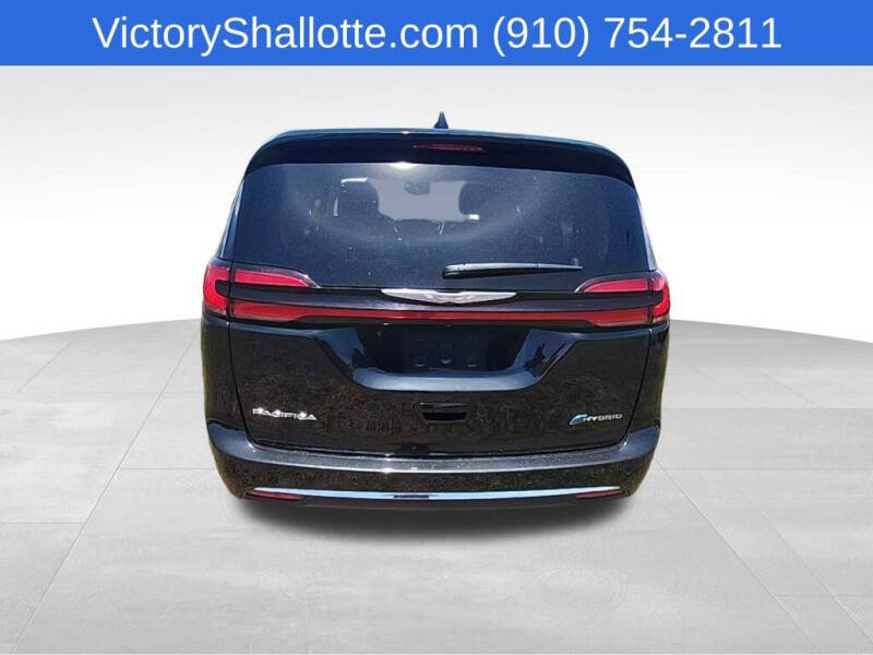 2024 Chrysler Pacifica Plug-In Hybrid Select