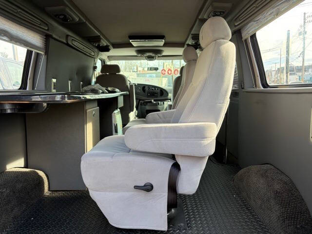 2006 Ford E-Series E-250 SD