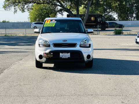 2012 Kia Soul +