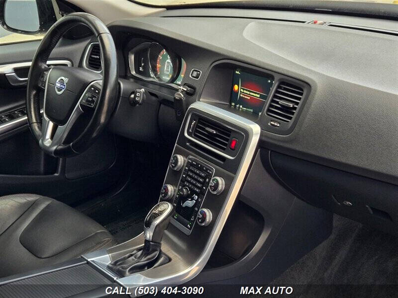 2016 Volvo V60 Cross Country T5