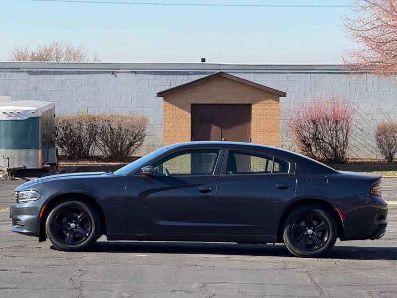 2016 Dodge Charger SE
