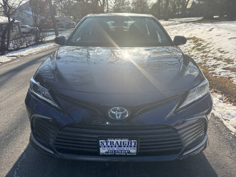 2022 Toyota Camry Hybrid LE