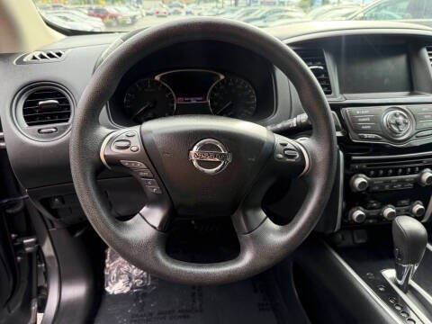 2020 Nissan Pathfinder S