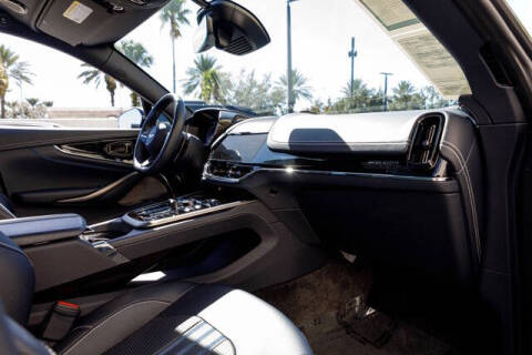 2025 Aston Martin DBX 707